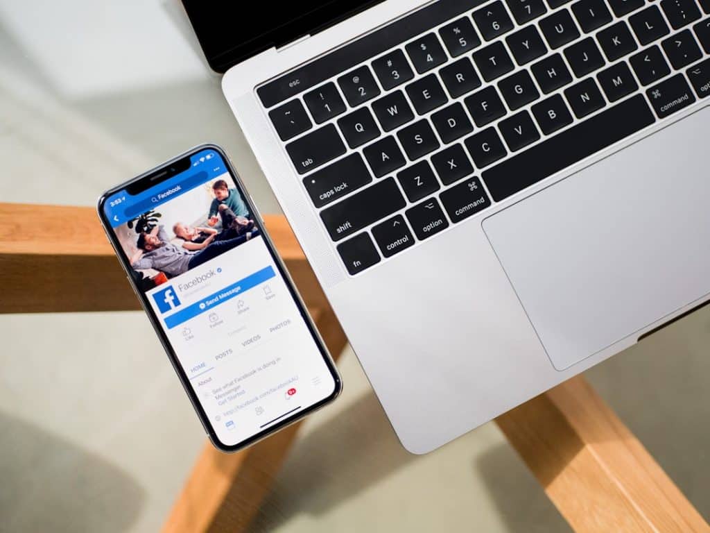 Photo Social media presence: Tips