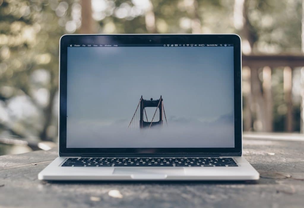 Photo 1 Laptop 2 Social media icons