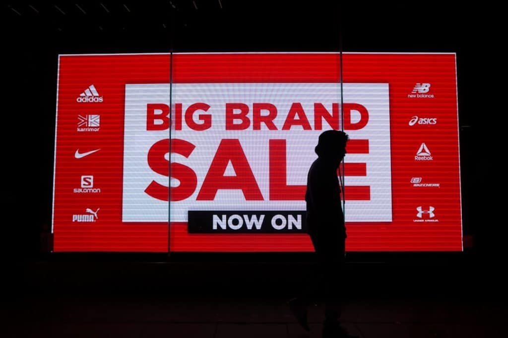 Photo Online Advertisement