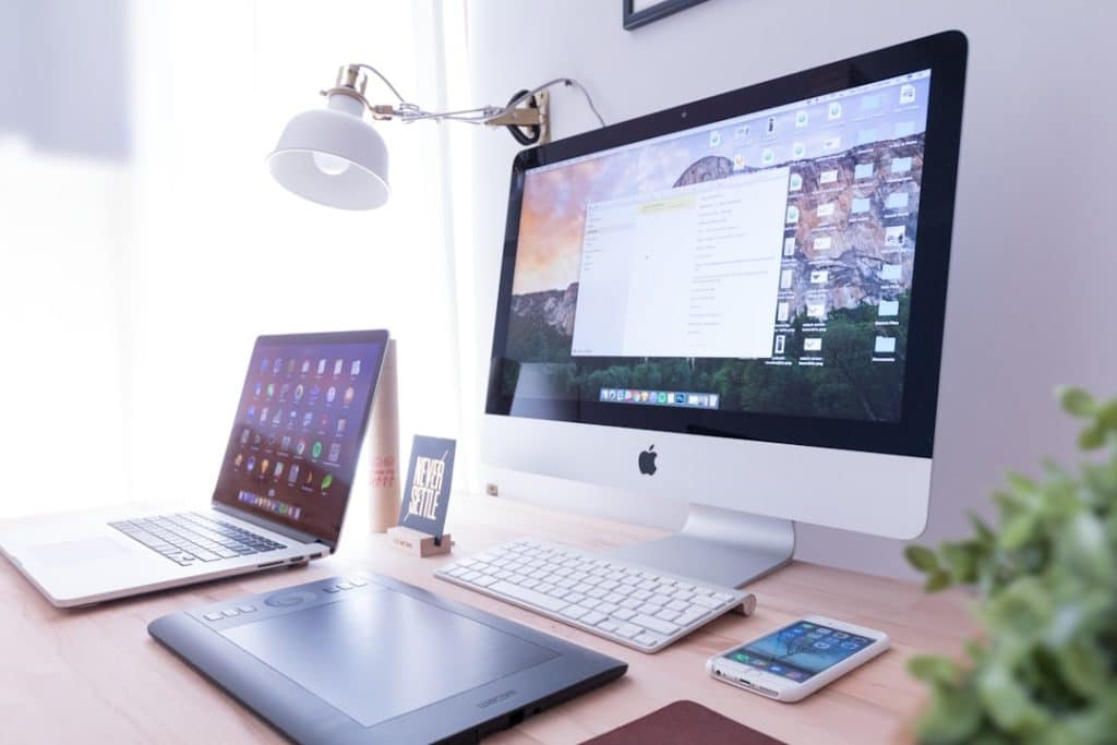 Photo Laptop and camera