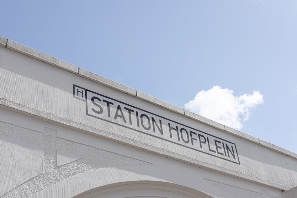 Photo Clear signage